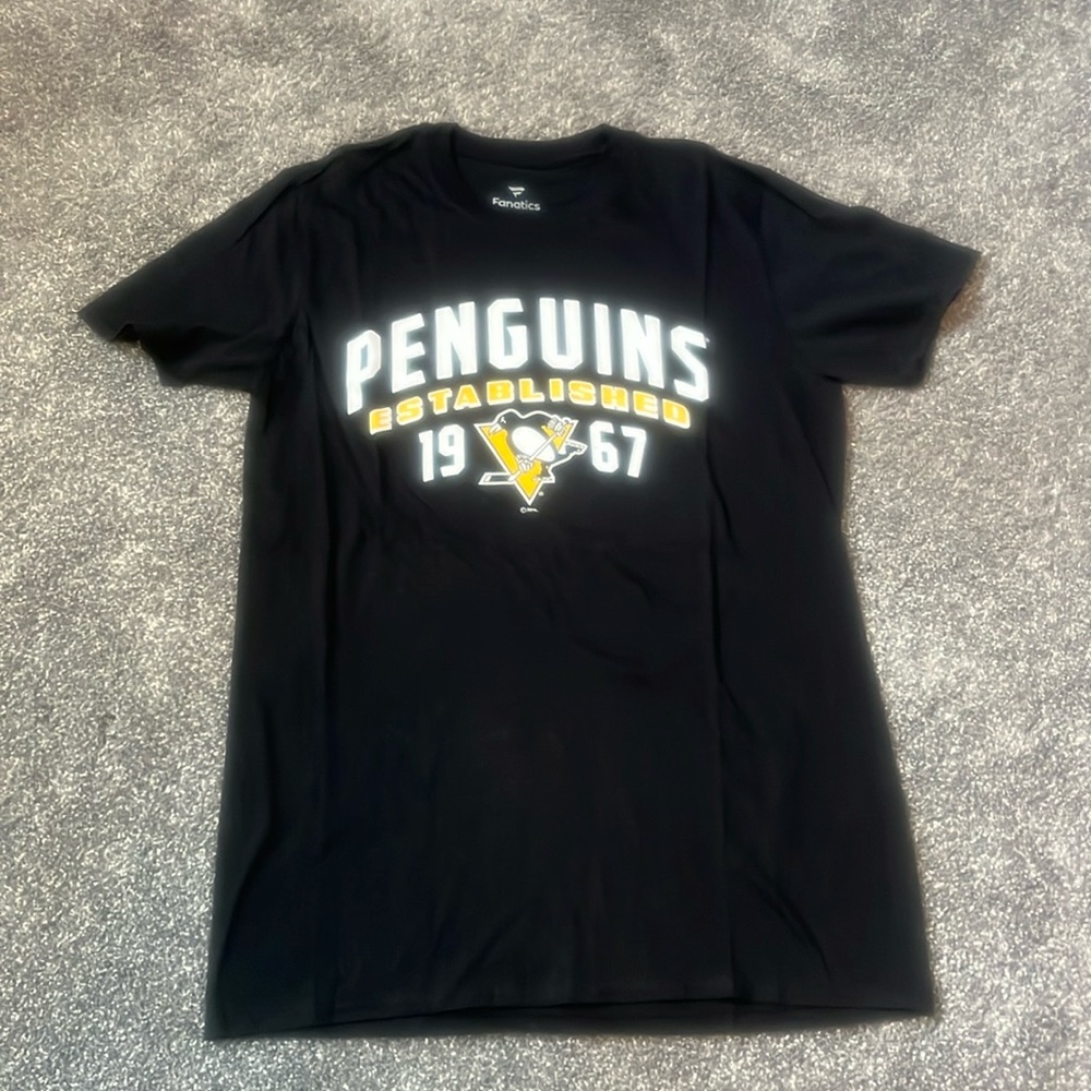 Women’s Pittsburgh Penguins Shirt